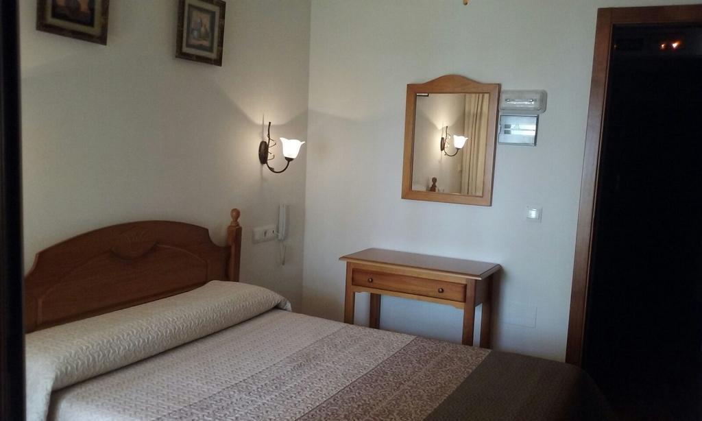 Hotel Las Flores Tolox Eksteriør bilde