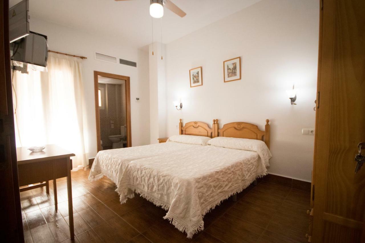 Hotel Las Flores Tolox Eksteriør bilde